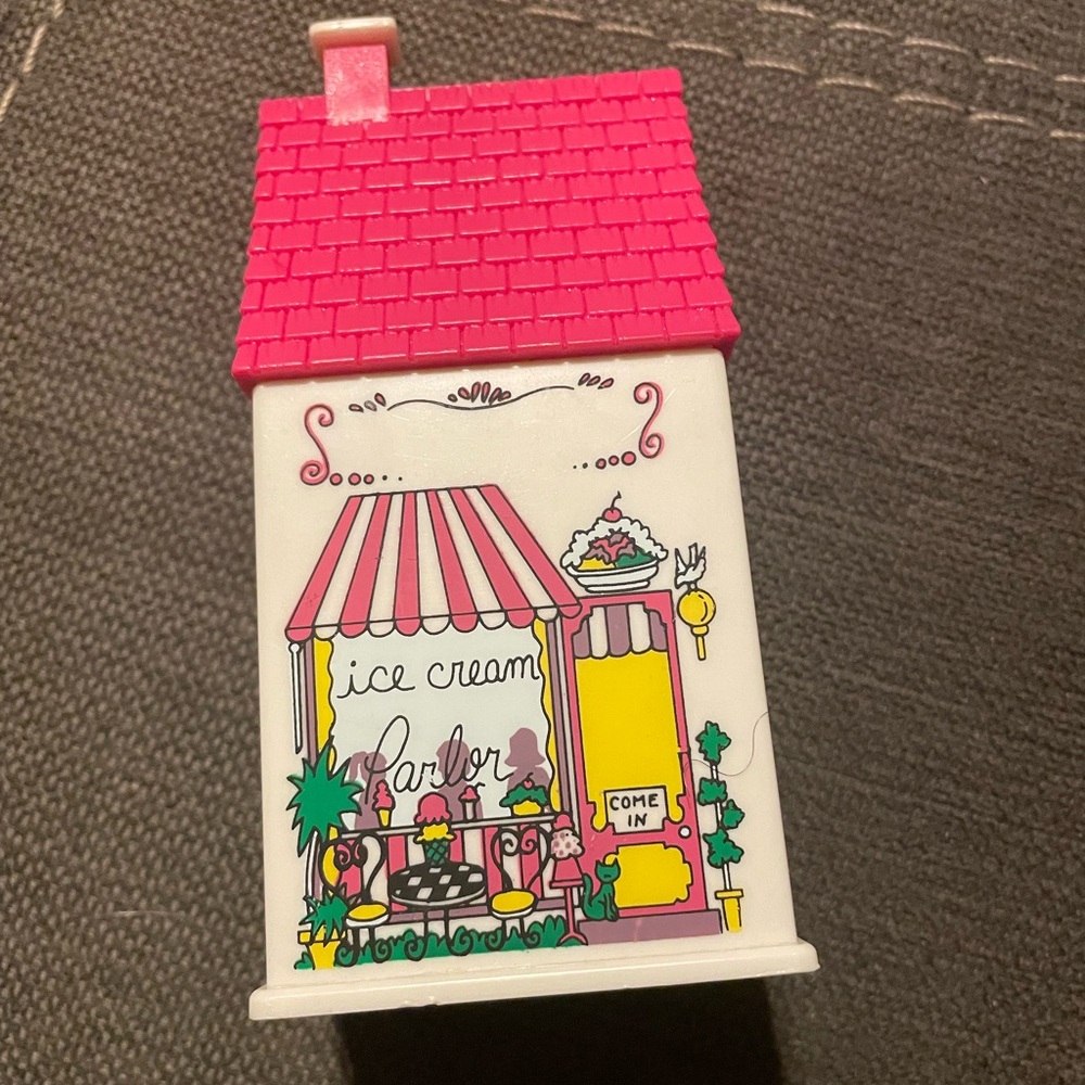 Vintage Readers Digest Miniature Ice Cream Parlor circa 1993